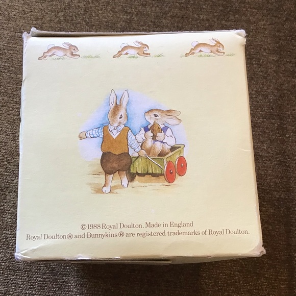 NEW Royal Doulton Bunnykins Fine China “1 Can You Find Susan’s Crown?” Cup - Picture 6 of 6